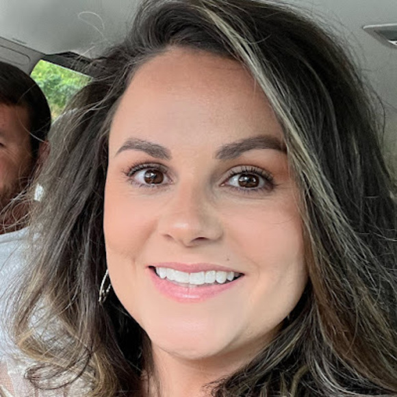 Meet your Posher, Leslie - Picture 1 of 1